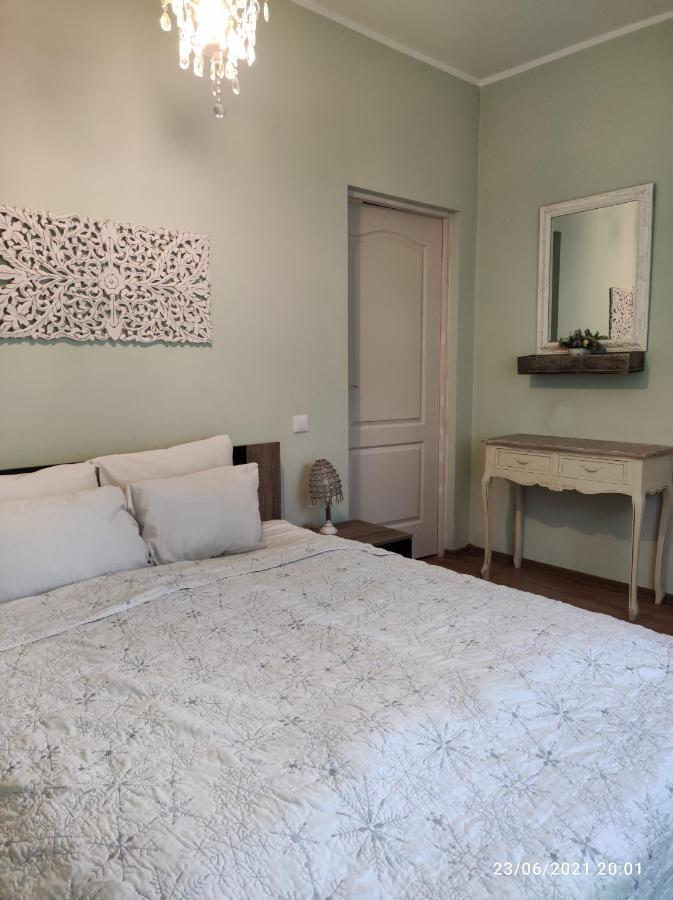 Boutigue City House With Terrace And Garden Free Parking Riga Esterno foto
